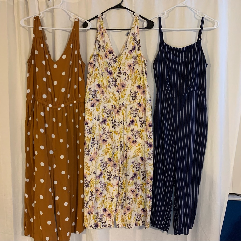 Lot of 3 spring rompers, size L Old Navy